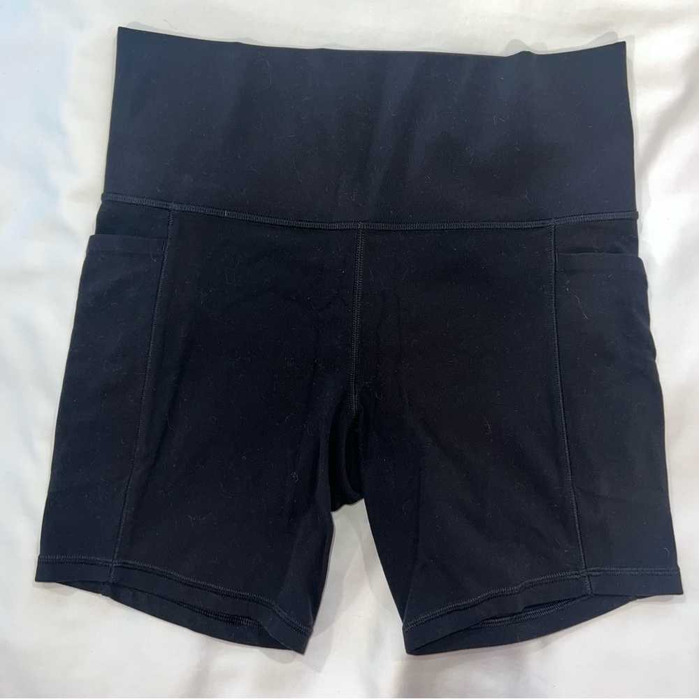 Athleta biker short - salutation stash pocket 7” - black size medium M